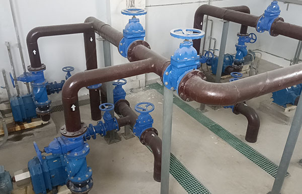 平衡池污水提升泵使用现场.jpg